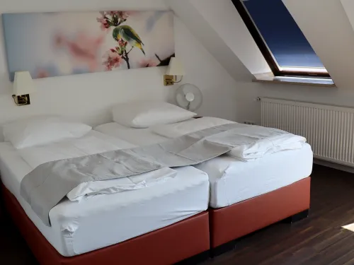 <p>Komfortables Doppelzimmer mit dekorativer Einrichtung.</p>