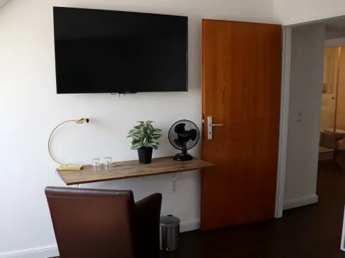 <p>Die Fernseher in den Hotelzimmern sorgen für Unterhaltung.</p>